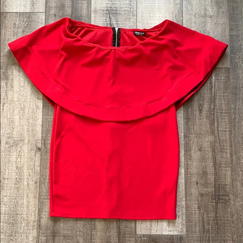 RED FASHIONNOVA DRESS - Picture 3 of 6